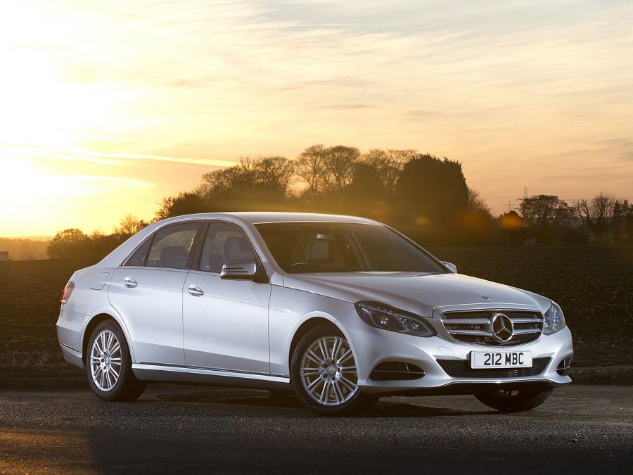  Mercedes-Benz E300 BlueTec Hybrid 2013 года  (UK) (фото 4 из 6)